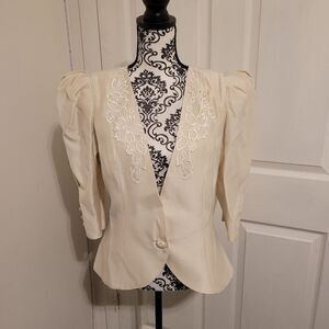 ‎80's style Ivory floral embroidered blazer